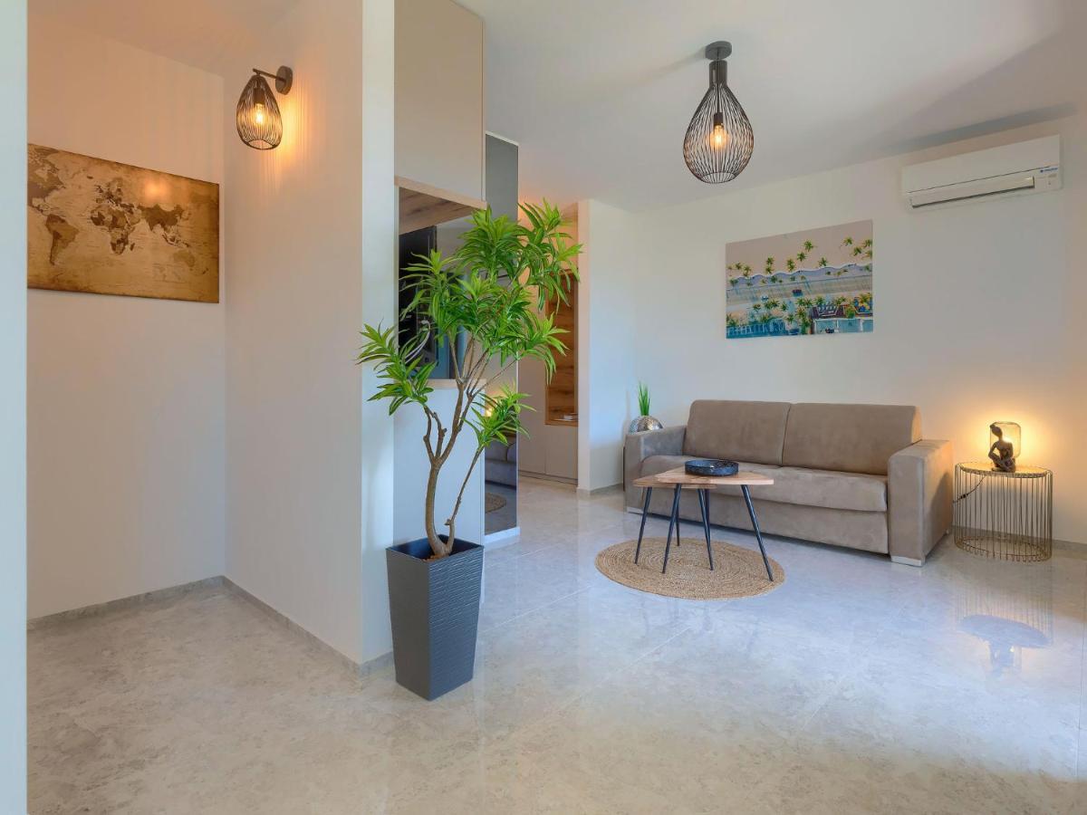 Apartment Wing 77 By Interhome Pula Eksteriør billede
